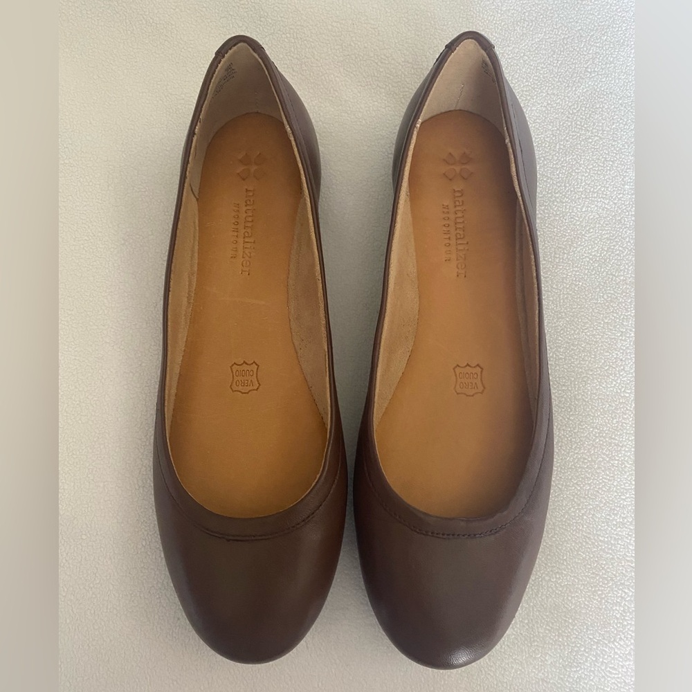 Naturalizer brown leather slip on shoes